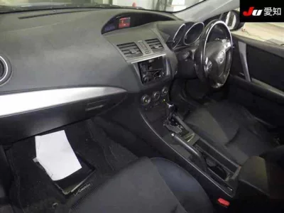 Mazda AXELA  с аукциона в Японии