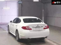 Nissan FUGA лот № 4163 оценка 3.5  с аукциона в Японии 1