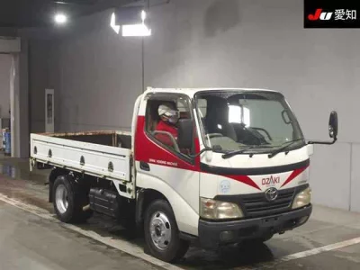 Toyota DYNA  с аукциона в Японии