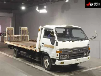 Toyota DYNA  с аукциона в Японии