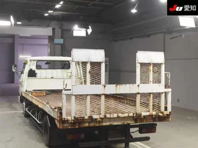 Toyota DYNA  с аукциона в Японии