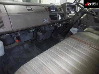 Toyota DYNA  с аукциона в Японии