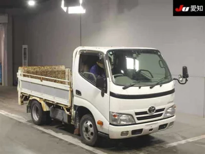 Toyota DYNA  с аукциона в Японии