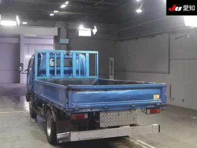 Toyota DYNA  с аукциона в Японии