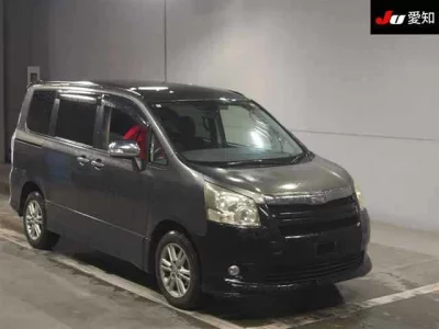 Toyota NOAH  с аукциона в Японии