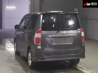 Toyota NOAH  с аукциона в Японии