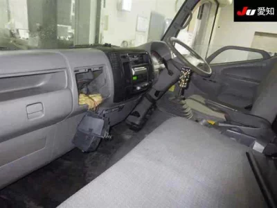 Toyota DYNA  с аукциона в Японии