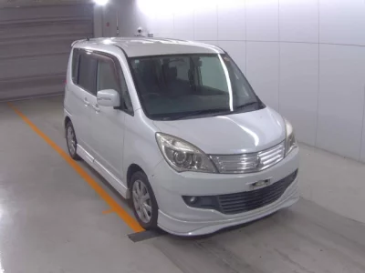 Mitsubishi DELICA D2