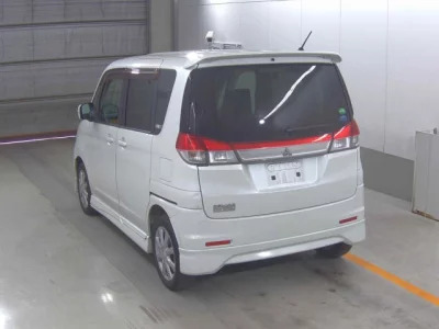 Mitsubishi DELICA D2