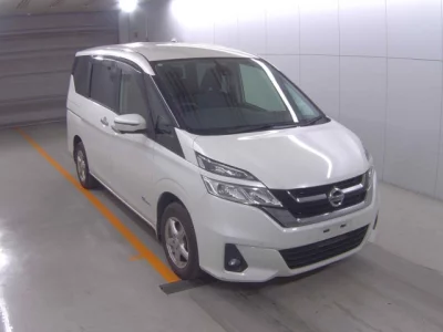 Nissan SERENA  с аукциона в Японии
