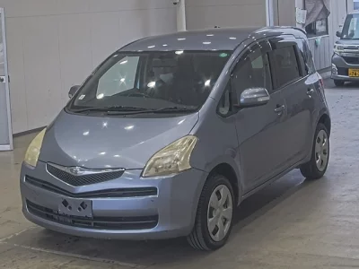 Toyota RACTIS  с аукциона в Японии