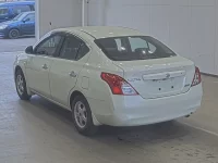 Nissan LATIO лот № 4007 оценка 3.5  с аукциона в Японии 1