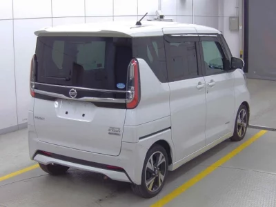 Nissan ROOX  с аукциона в Японии