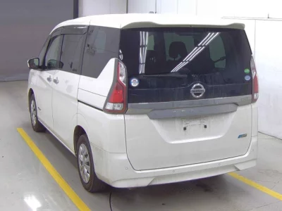 Nissan SERENA  с аукциона в Японии