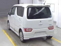 Suzuki WAGON R лот № 3028 оценка 3  с аукциона в Японии 1