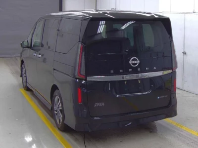Nissan SERENA  с аукциона в Японии