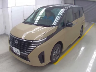 Nissan SERENA  с аукциона в Японии