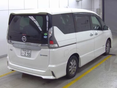 Nissan SERENA  с аукциона в Японии