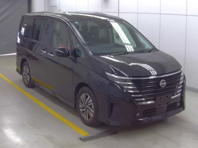 Nissan SERENA  с аукциона в Японии