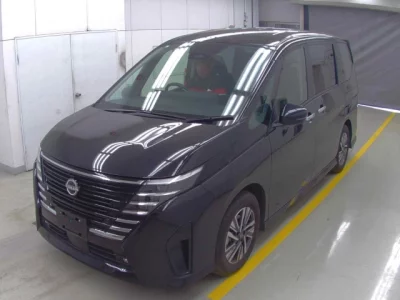 Nissan SERENA  с аукциона в Японии