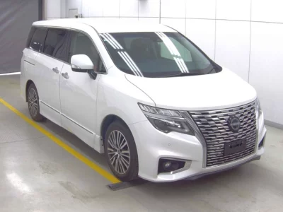 Nissan ELGRAND  с аукциона в Японии