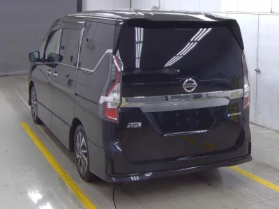 Nissan SERENA  с аукциона в Японии