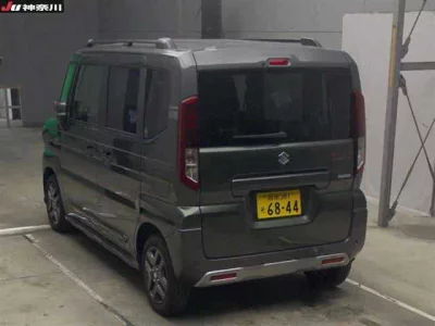 Suzuki SPACIA GEAR  с аукциона в Японии