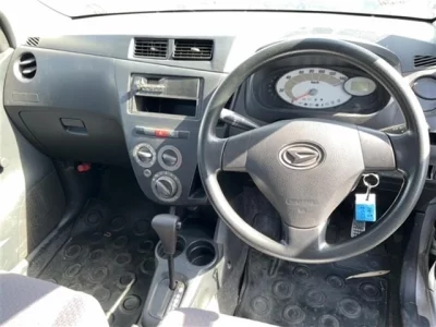 Daihatsu MIRA  с аукциона в Японии