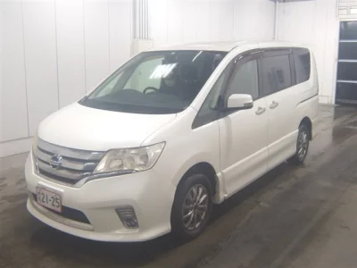 Nissan SERENA  с аукциона в Японии