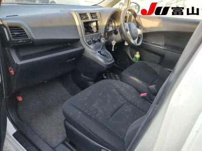 Toyota RACTIS  с аукциона в Японии