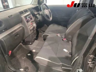 Toyota PIXIS SPACE  с аукциона в Японии