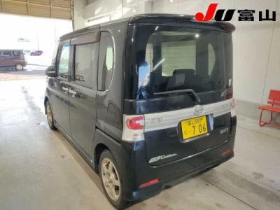 Daihatsu TANTO  с аукциона в Японии
