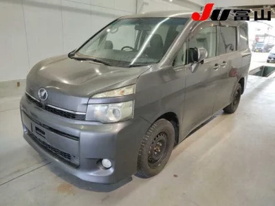 Toyota VOXY  с аукциона в Японии