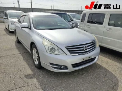 Nissan TEANA