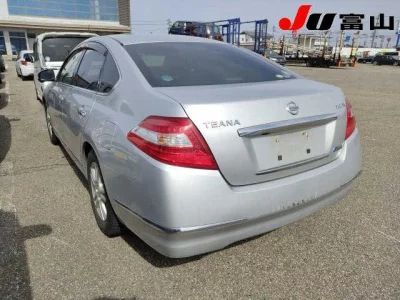 Nissan TEANA