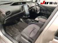 Toyota Prius лот № 3096 оценка R  с аукциона в Японии 2