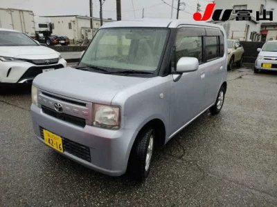 Toyota PIXIS SPACE  с аукциона в Японии