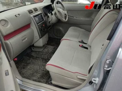 Toyota PIXIS SPACE  с аукциона в Японии