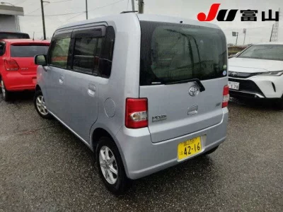 Toyota PIXIS SPACE  с аукциона в Японии