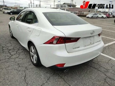 Lexus IS