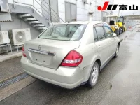 Nissan TIIDA лот № 1077 оценка -  с аукциона в Японии 4