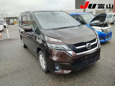 Nissan SERENA  с аукциона в Японии