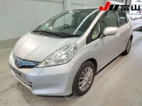 Honda FIT лот № 3090 оценка 3.5  с аукциона в Японии 3