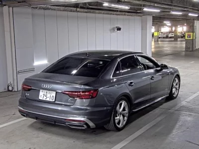Audi A4  с аукциона в Японии
