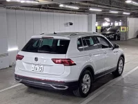 Volkswagen TIGUAN лот № 127 оценка 4.5  с аукциона в Японии 1