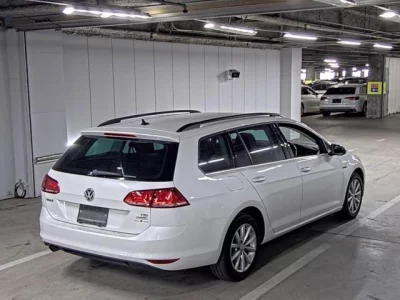 Volkswagen GOLF VARIANT