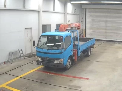 Toyota DYNA  с аукциона в Японии