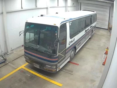 Isuzu BUS