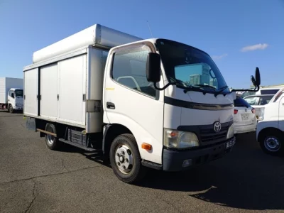 Toyota DYNA  с аукциона в Японии