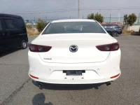 Mazda MAZDA3 лот № 14470 оценка 3.5  с аукциона в Японии 3